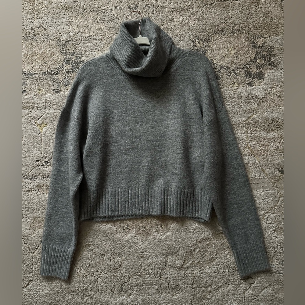 Grey Stretchy Knit Set - Picture 3 of 11